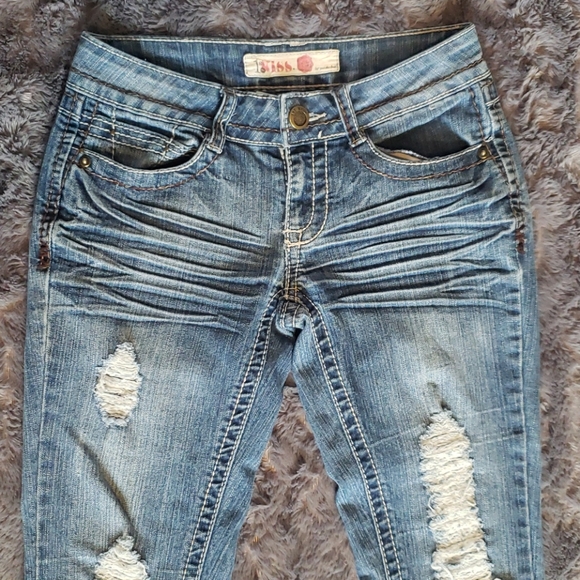 1st Kiss straight leg jeans🔥 - Picture 2 of 6